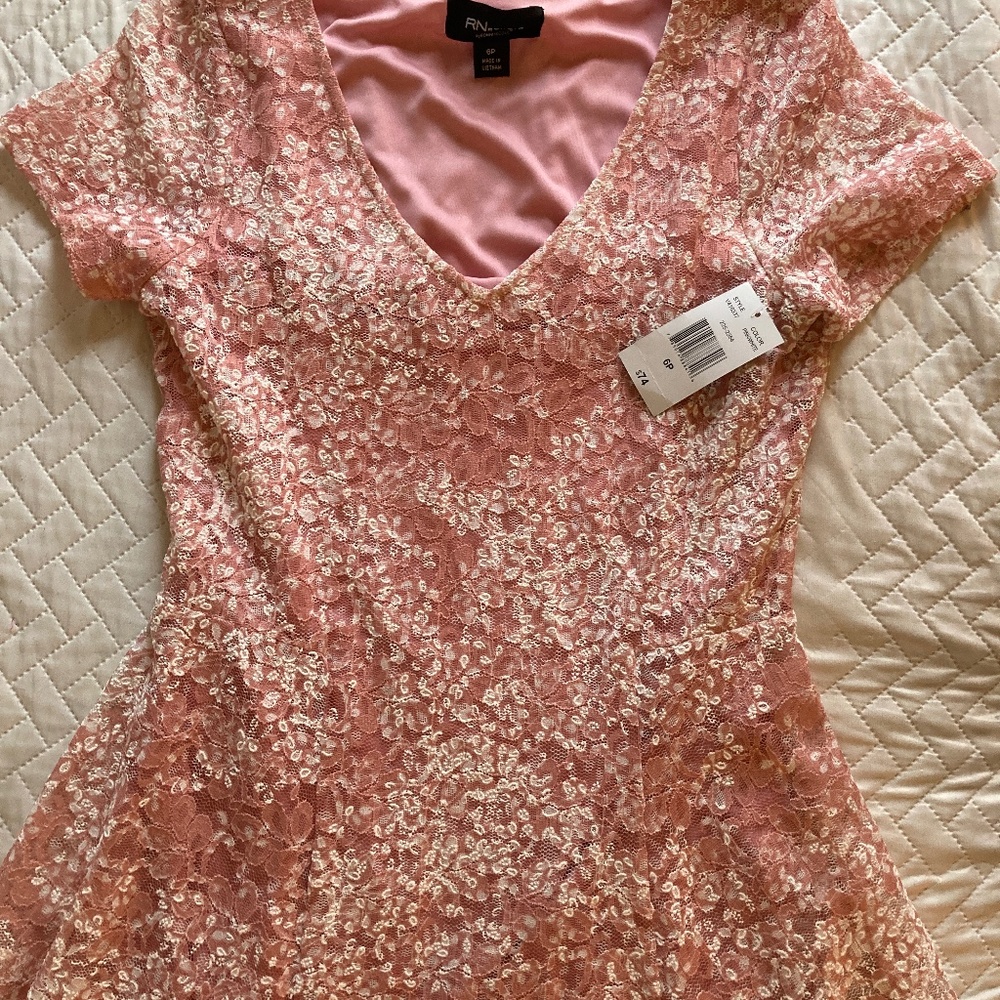 Woman’s Lace Dress size 6p
